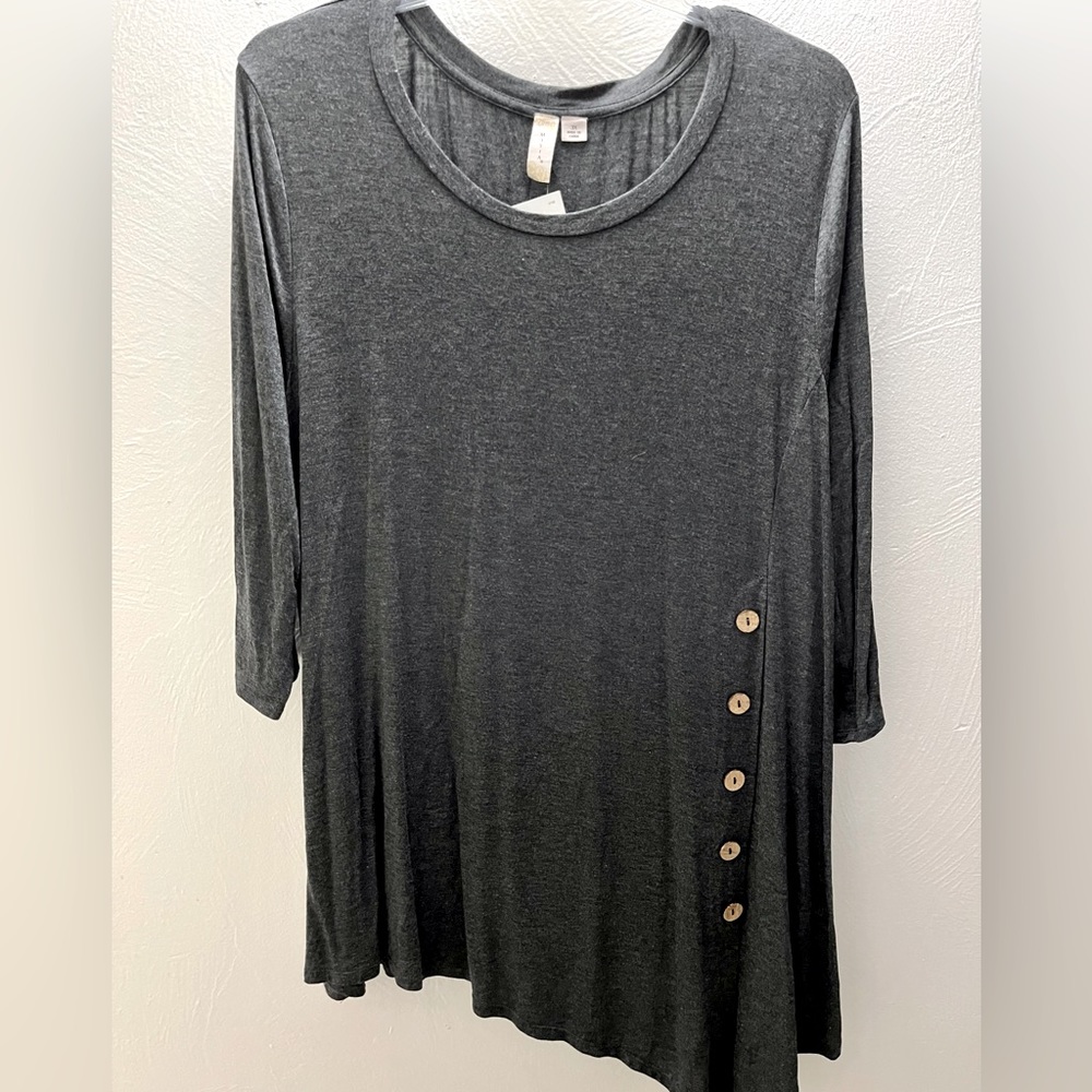 Dark gray asymmetric top with wooden button details in size 3X NWT